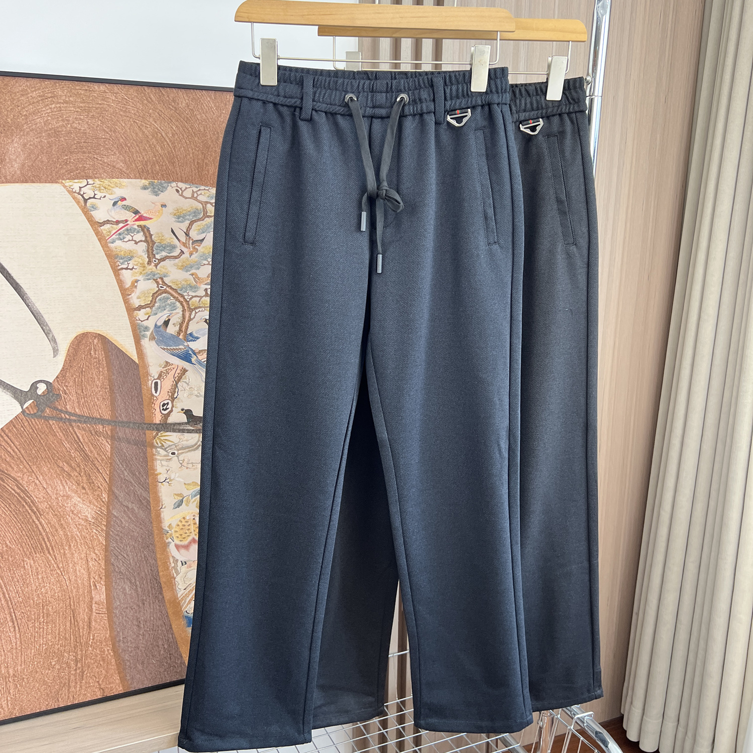 简约大方百搭显瘦直筒休闲裤