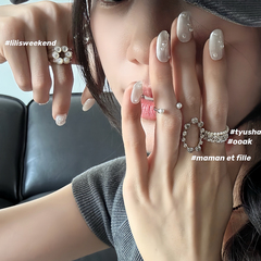 纯手工秋冬海莉珍珠高级感纯欲白女风可爱美甲穿戴甲短款2025新款