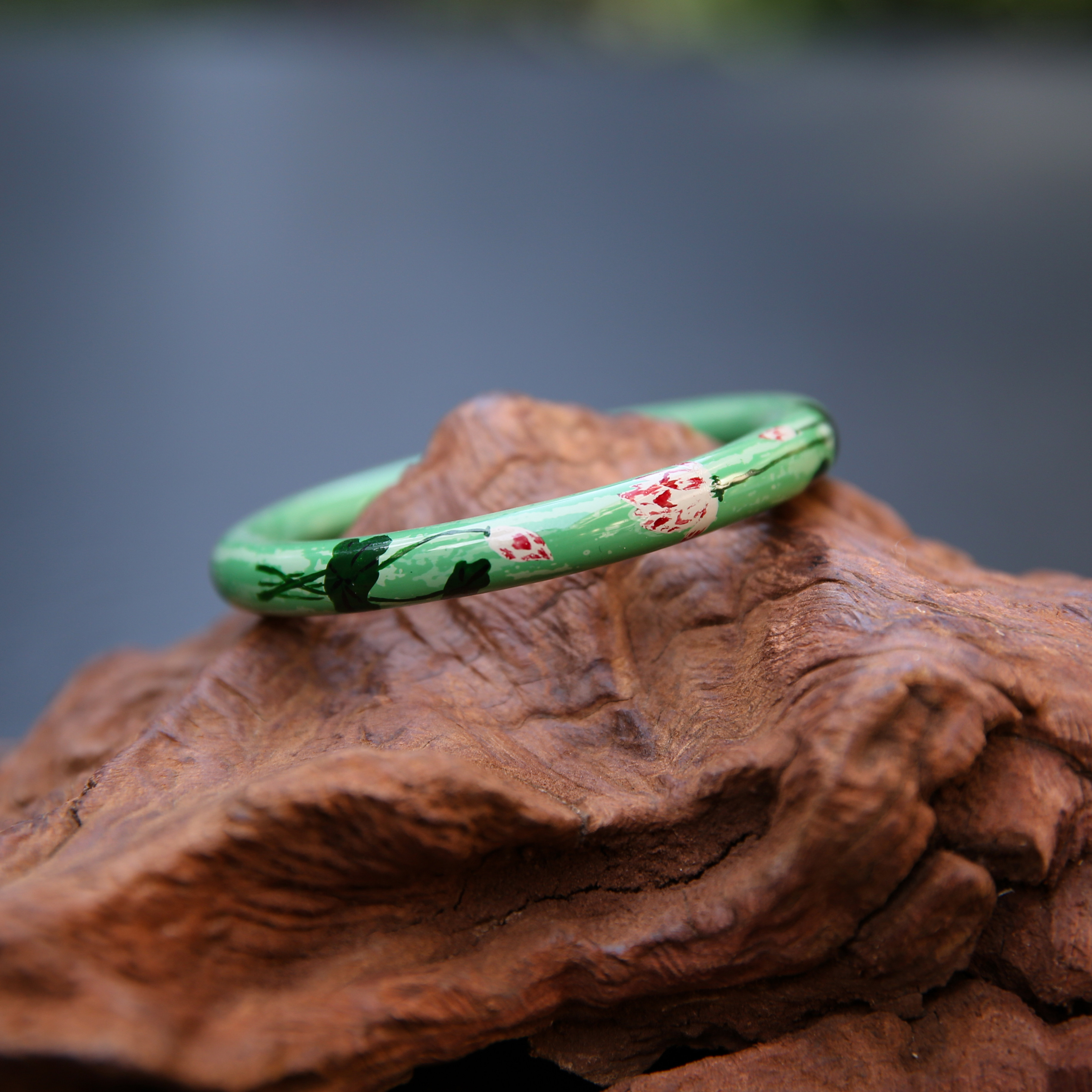 非遗大漆手镯女 夏日荷花手工漆器 纯天然木胚手绘现货礼物送老外