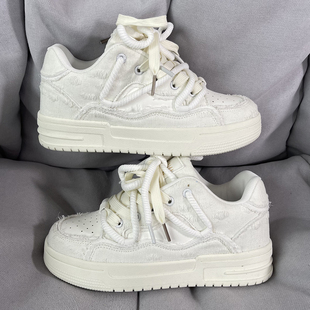 百搭情侣休闲运动小白鞋 国潮男鞋 ins潮牌小众复古厚底滑板面包鞋