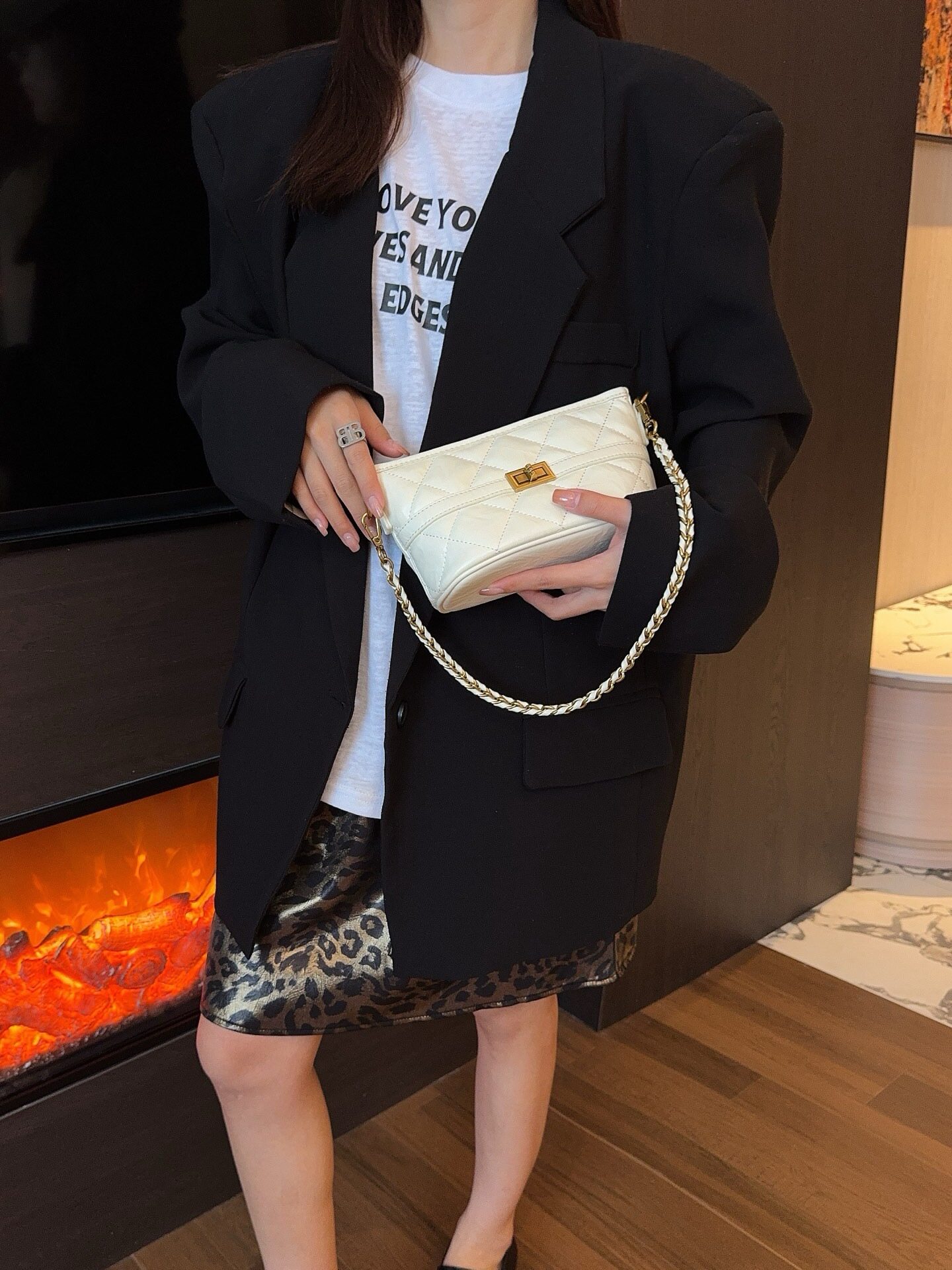 同丰2026新款女包高级感菱格绣线链条腋下包时尚百搭单肩斜挎小包