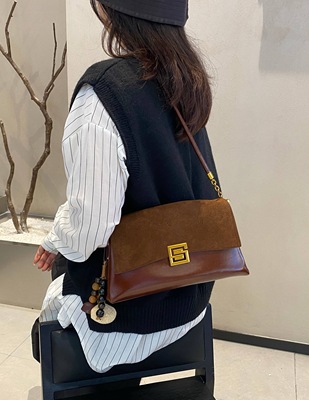 美缇女包磨砂皮腋下单肩斜挎百搭