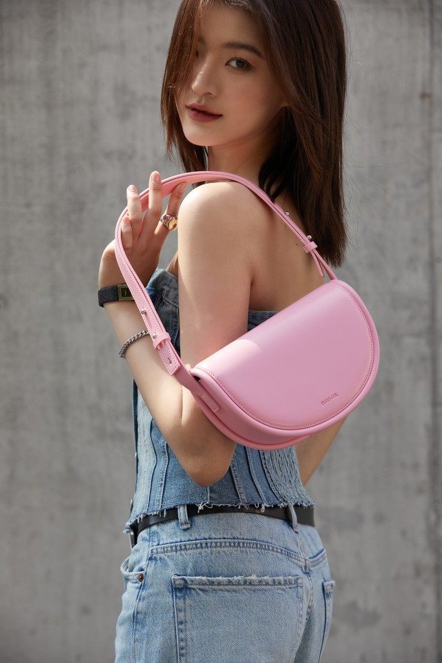 欧尚典时尚小众马鞍包2026春季新款包包真皮高级感斜跨小包包百搭