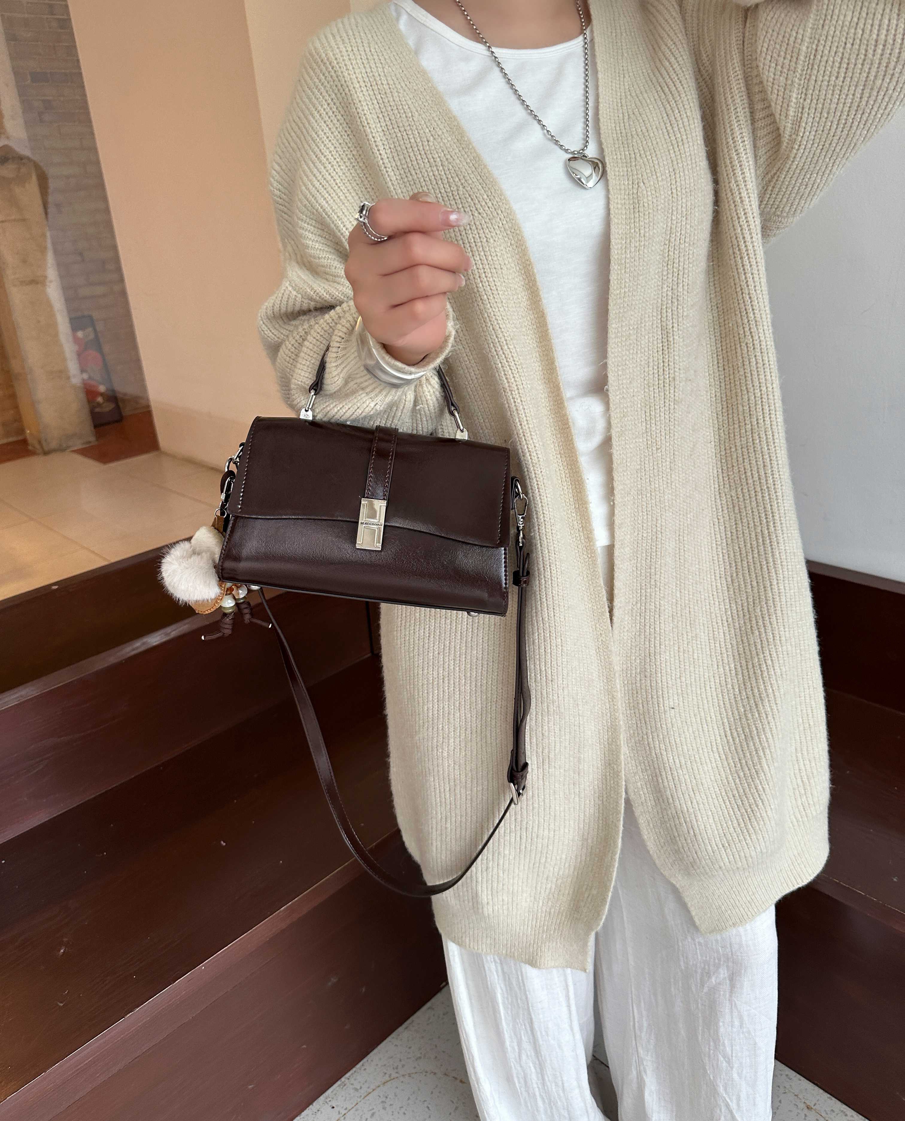 美缇女包小手提磨砂皮单肩斜挎潮