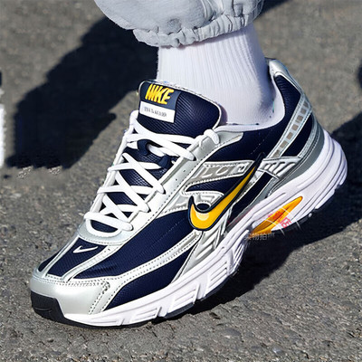 耐克老谢谢缓震健身跑步鞋