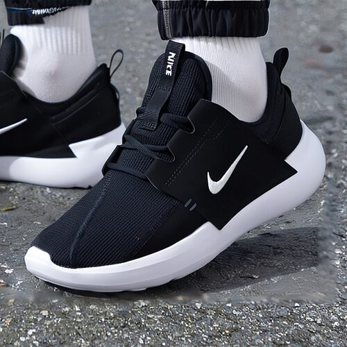 NIKE耐克男鞋夏季新款黑色运动鞋休闲鞋男士轻便网面透气跑步鞋