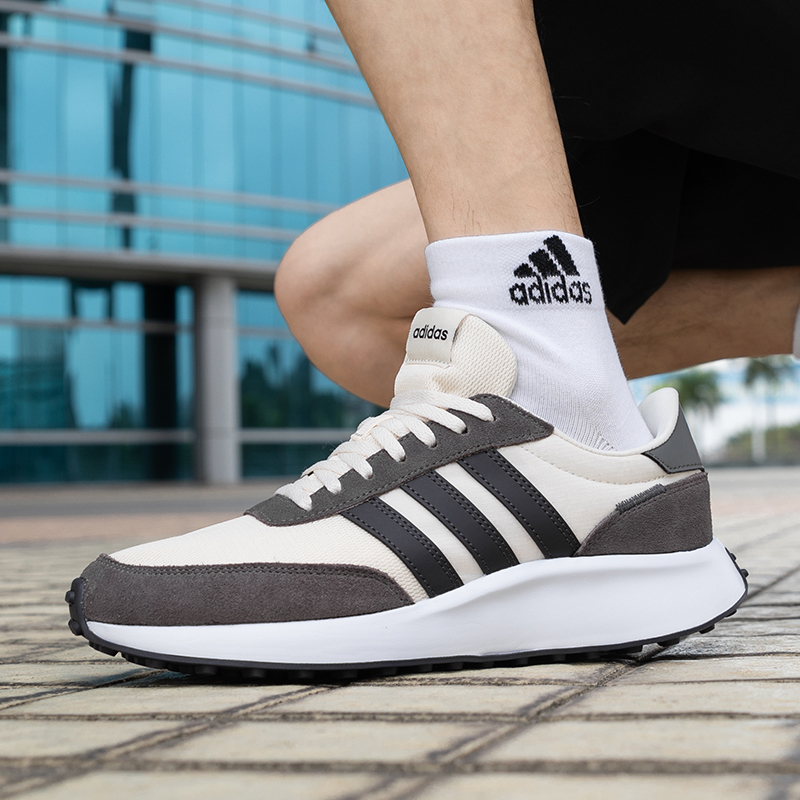 阿迪达斯男鞋2025新款透气跑步鞋复古低帮RUN 70s 耐磨轻便运动鞋