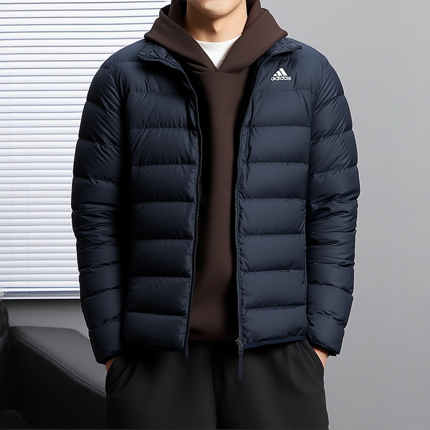 Adidas保暖加厚羽绒服