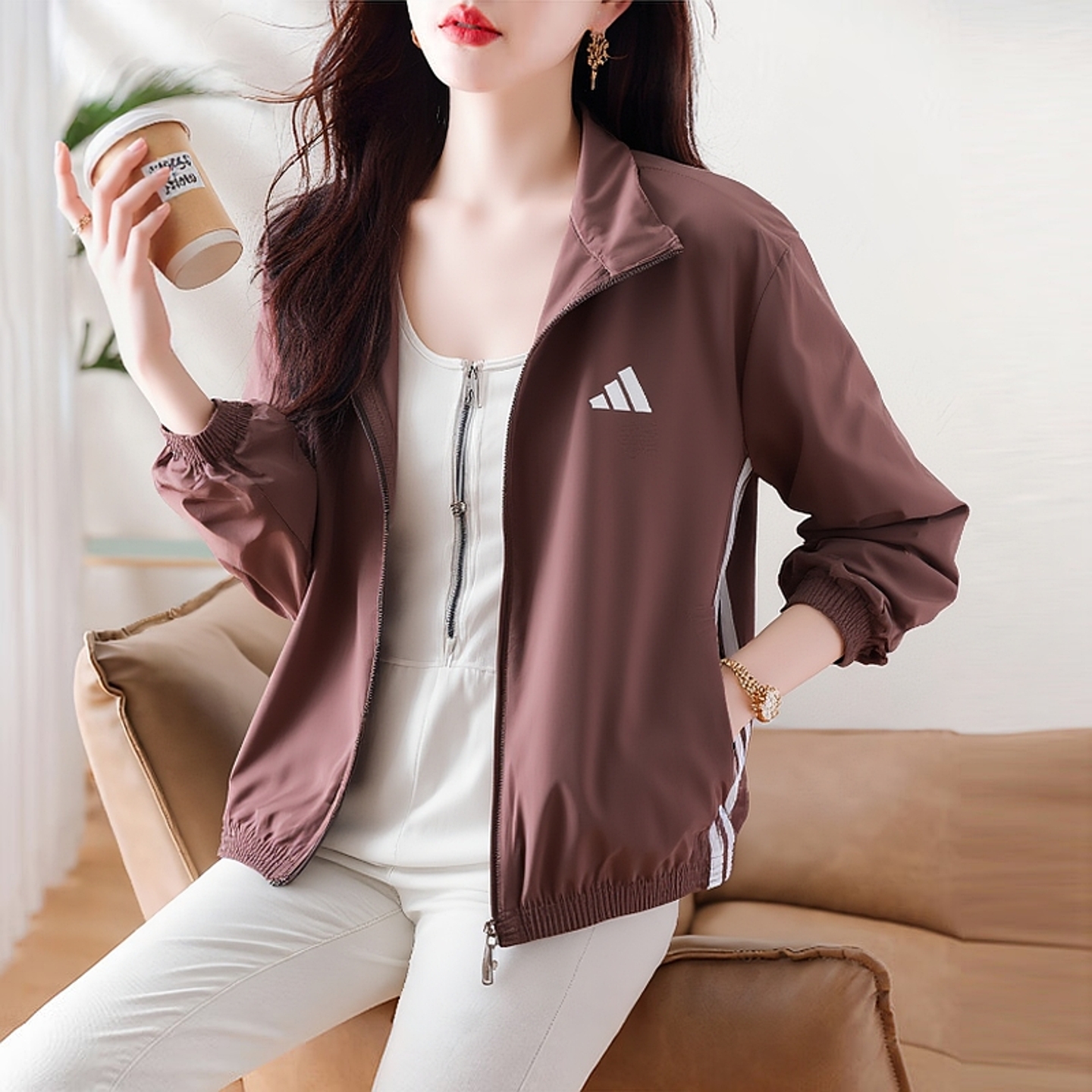 阿迪达斯运动服女秋季新款跑步健身立领夹克女士时尚短款梭织外套