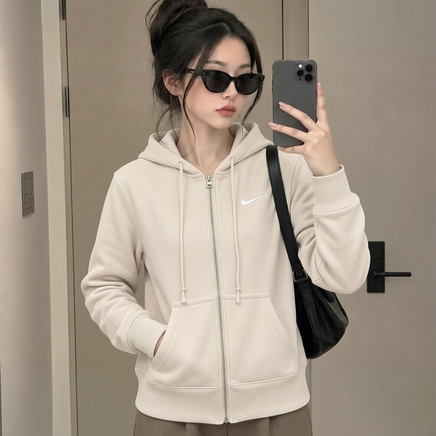 Nike耐克女子加绒外套潮流时尚连帽夹克防风保暖棉上衣新款运动装