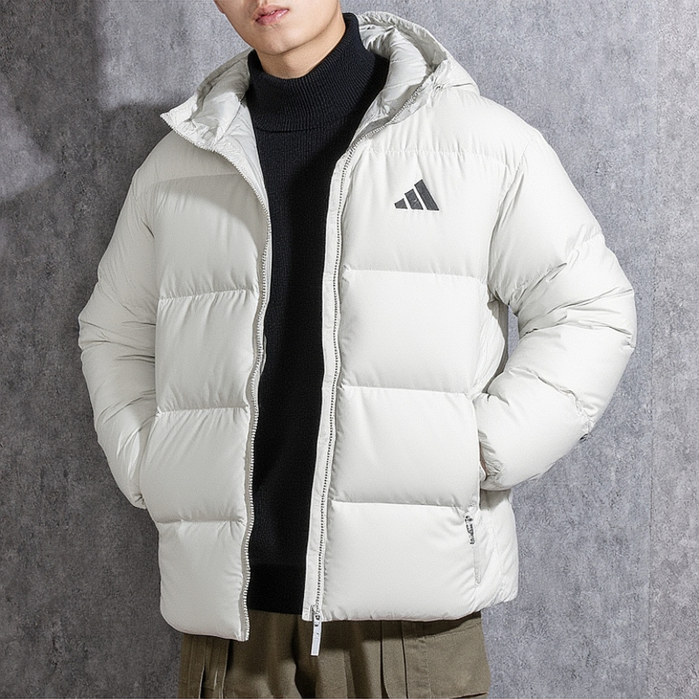阿迪达斯羽绒服男冬季新款加厚保暖连帽户外休闲简约灰白色运动服