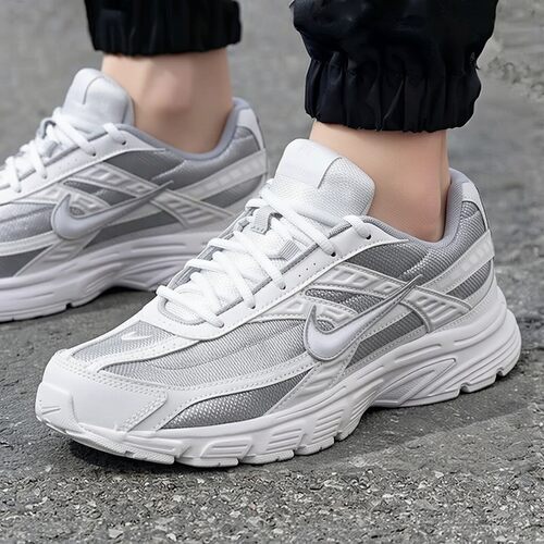 Nike耐克男轻便跑步运动鞋老爹鞋