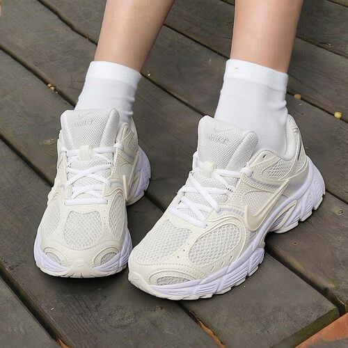 Nike耐克鞋子正品V5 RNR女鞋厚底运动鞋春季新款跑步鞋老爹鞋网鞋