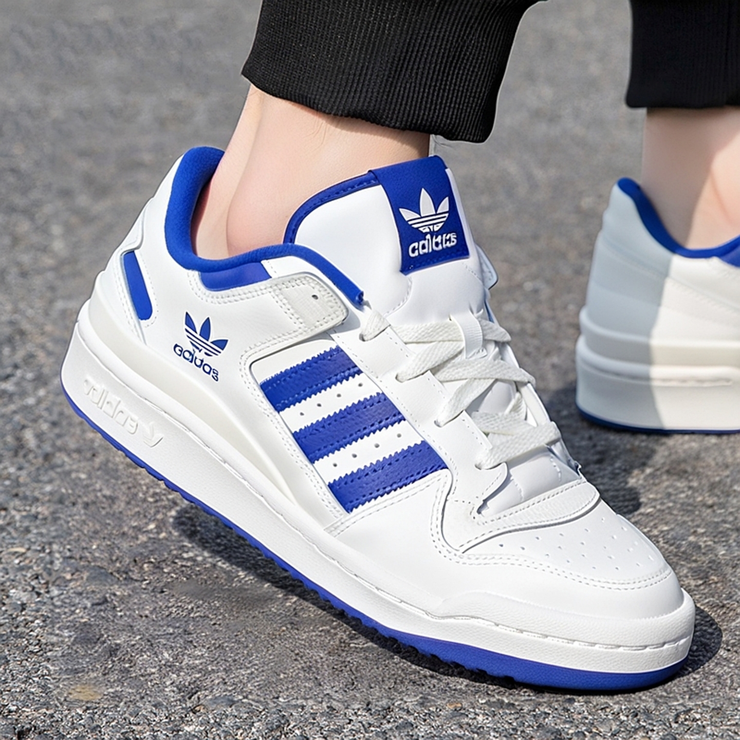 三叶草男鞋女鞋白蓝色休闲板鞋