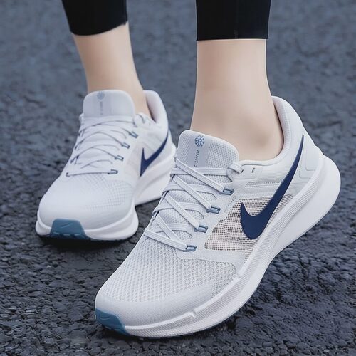 Nike耐克跑步鞋正品女鞋秋冬新款缓震透气休闲运动跑鞋女鞋DR2698