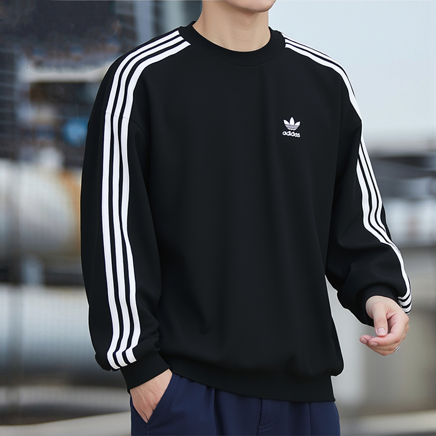 阿迪达斯三叶草男装秋季经典刺绣小标三条纹圆领复古休闲运动卫衣