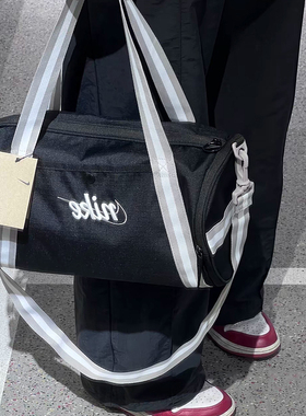 耐克男女包单肩包运动户外大容量Nike健身包瑜伽休闲斜挎包DR6261