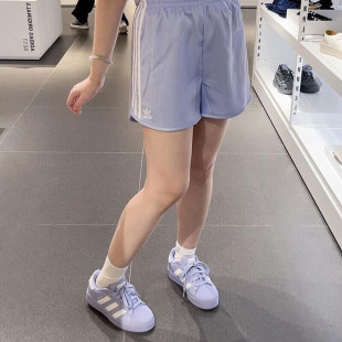 阿迪达斯三叶草紫色女短裤夏季运动裤透气时尚潮流跑步三分裤子