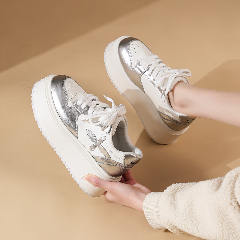 真皮真皮厚底小白鞋女2025春季新款百搭十字花休闲松糕鞋运动板鞋