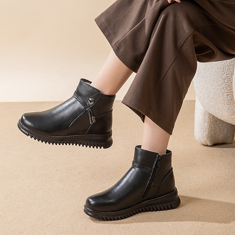 真皮冬季真皮妈妈鞋棉鞋加绒加厚保暖中老年冬鞋防滑平底短靴