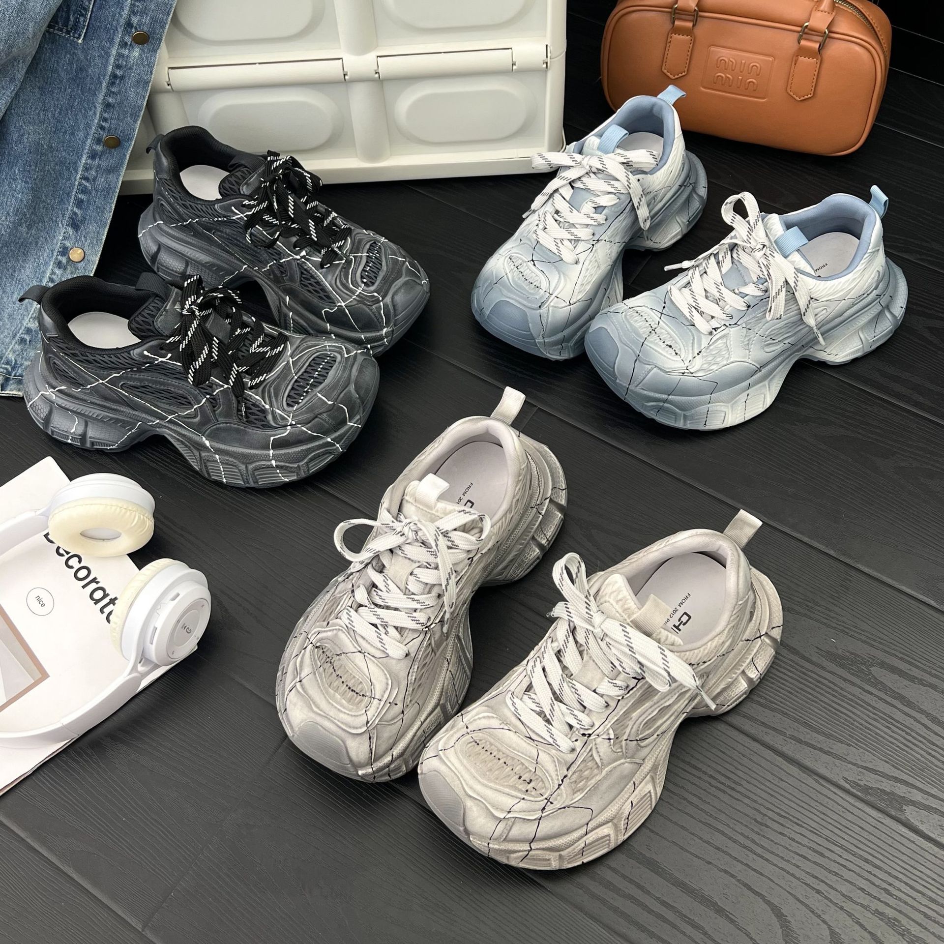 真皮2025秋新款涂鸦松糕底做旧时尚款洋气休闲运动鞋机车炸街老爹