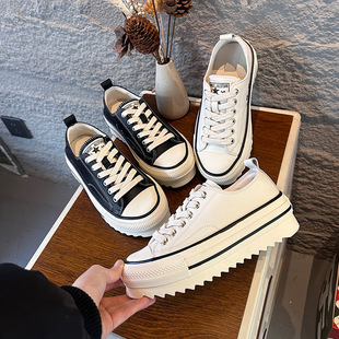 乌拉草猪皮鞋垫头层牛皮小白鞋2026春季新款休闲百搭系带厚底板鞋