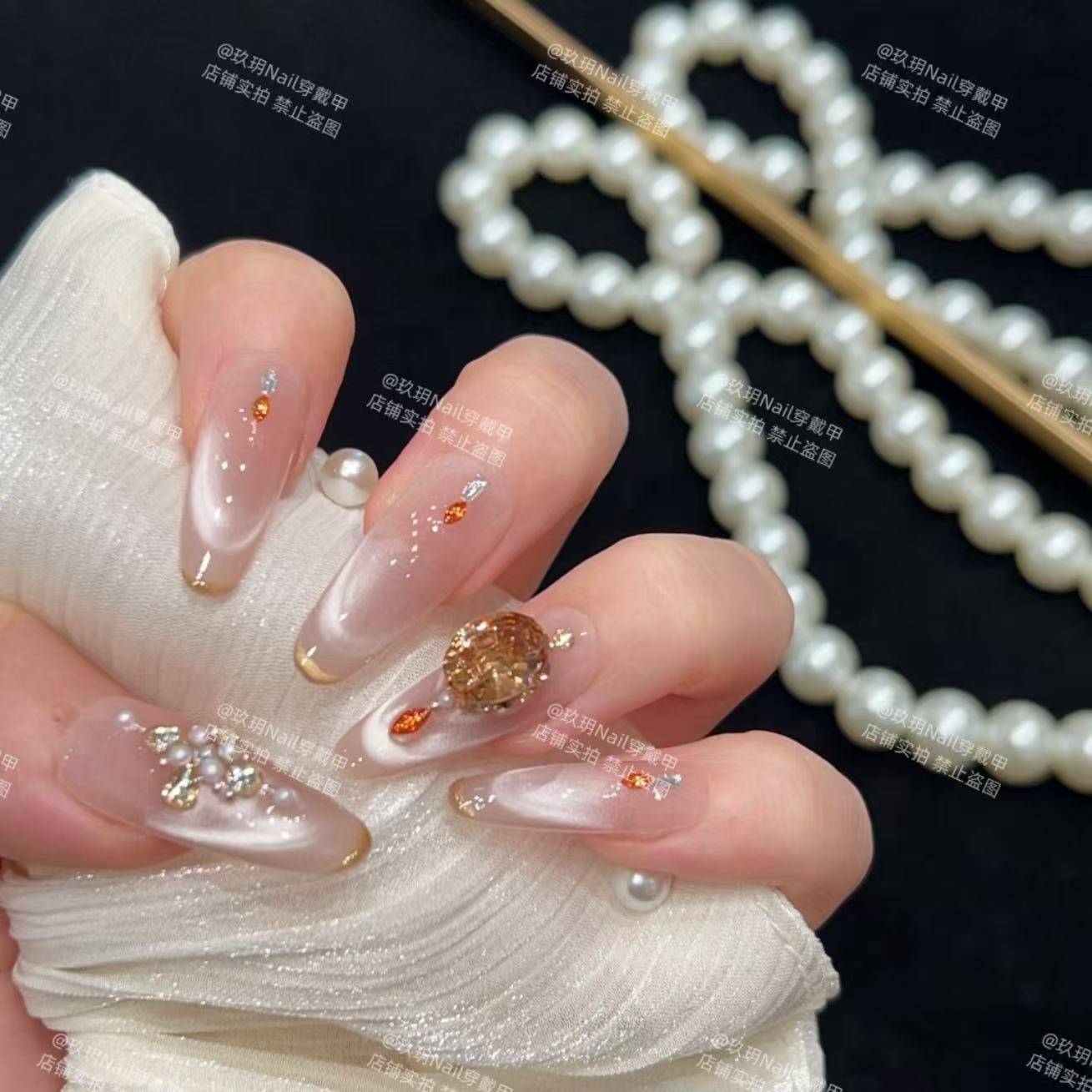 新冬款法式渐变猫眼显白钻穿戴甲