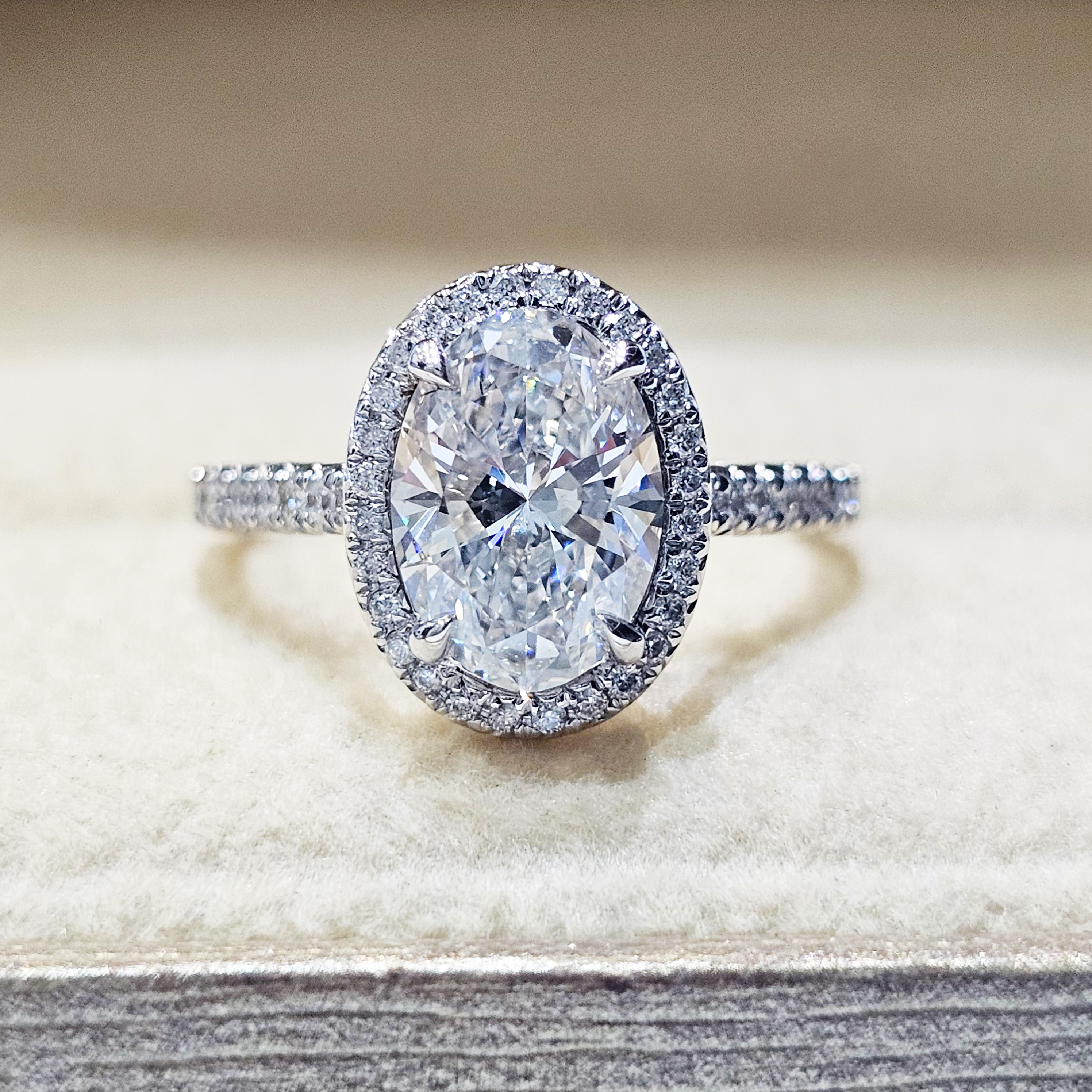 18k白金cvd实验室igi人工人造合成培育钻石18k金椭圆形围镶款戒指