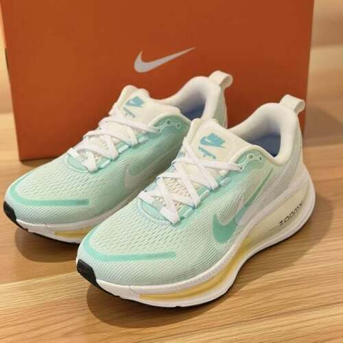 现货正品耐克Nike Vomero 18迈柔女子轻便公路跑步鞋IH7349-331