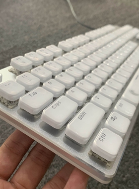 矮轴机械键盘轻薄便携104键办公触发OA打字短键程红轴扁平白色PBT