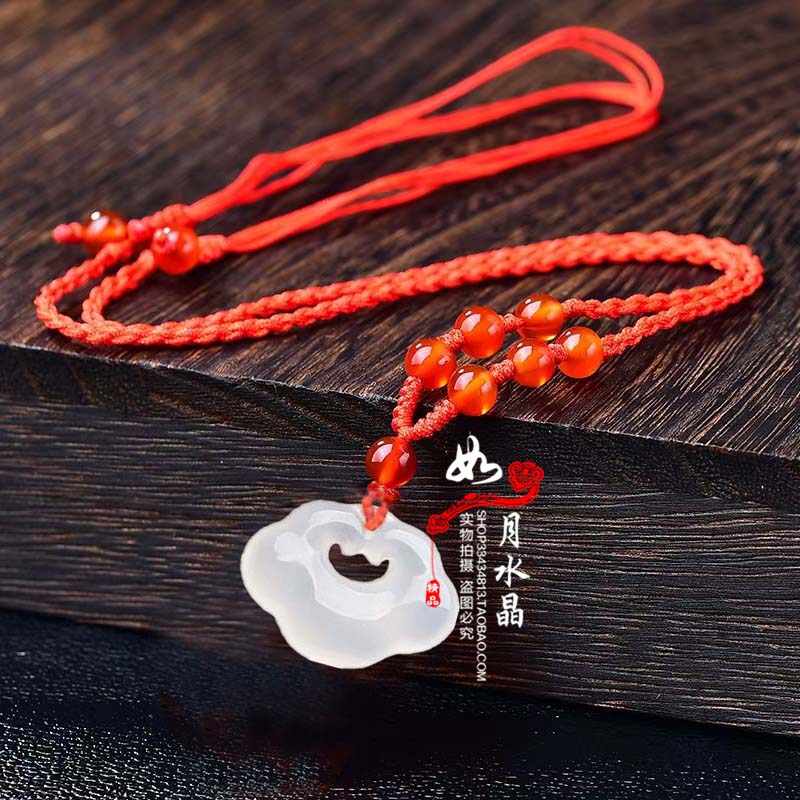 冰种白玛瑙如意锁吊坠