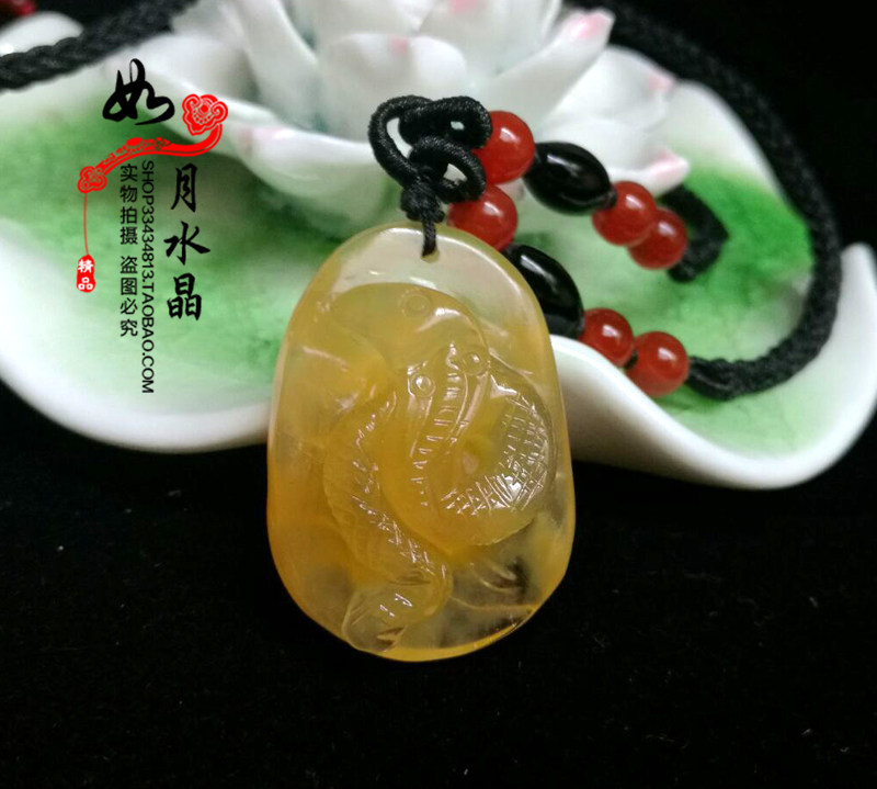 天然水晶雕刻生肖蛇挂件红黄兔毛