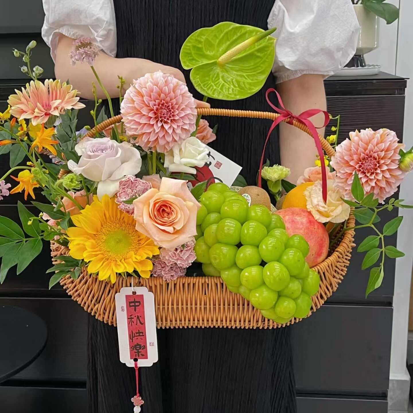 手工编织花篮仿藤编手提篮子鲜花水果野餐篮月子篮节日礼品采摘篮