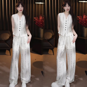 时尚轻奢套装女2025夏季新款洋气减龄显瘦条纹无袖阔腿裤两件套潮