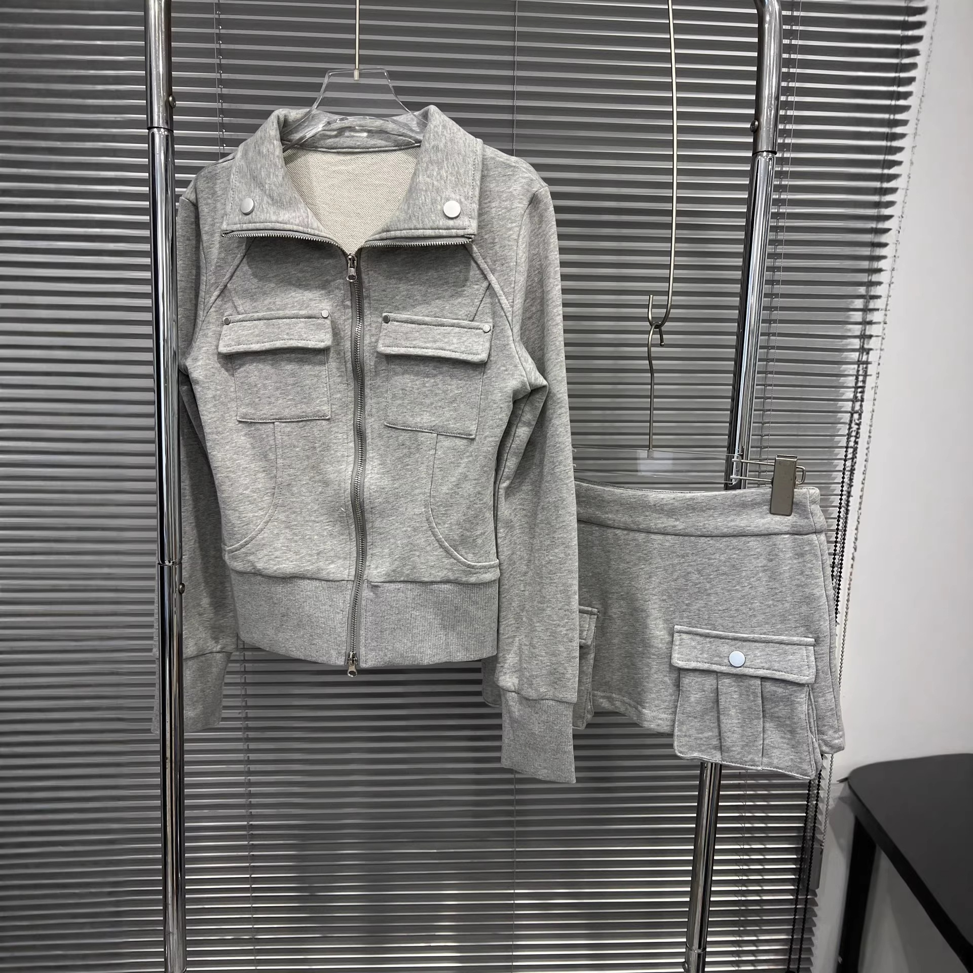 EAM STUDIO2026年春季新款工装风立体口袋高领卫衣外套半身短裙女,女装/女士精品,短外套,淘宝优惠券,粉丝福利购,淘宝优惠卷