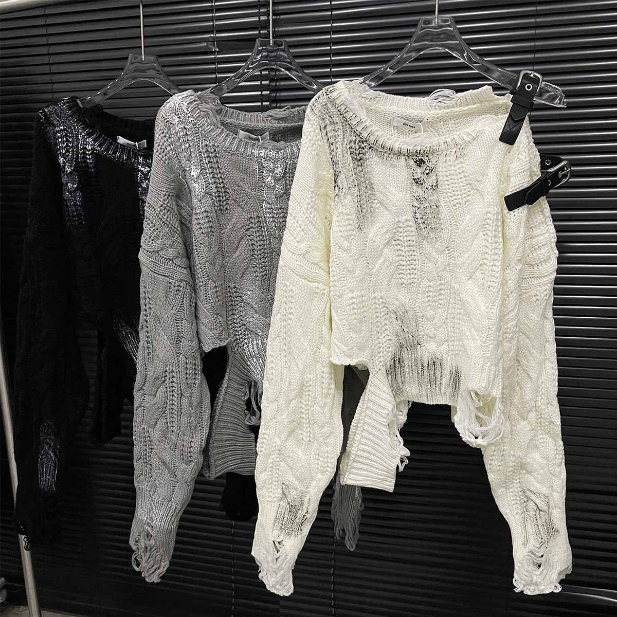 不规则皮带露肩毛衣时尚针织上衣