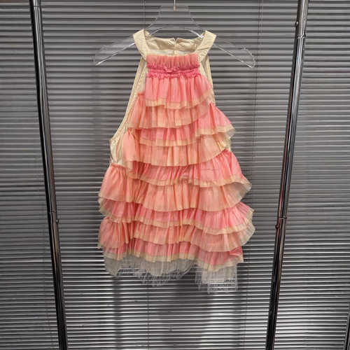 海边度假风轻薄蛋糕层吊带连衣裙