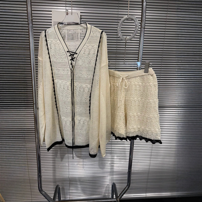 撞色V领绑带镂空针织罩衫短裤女
