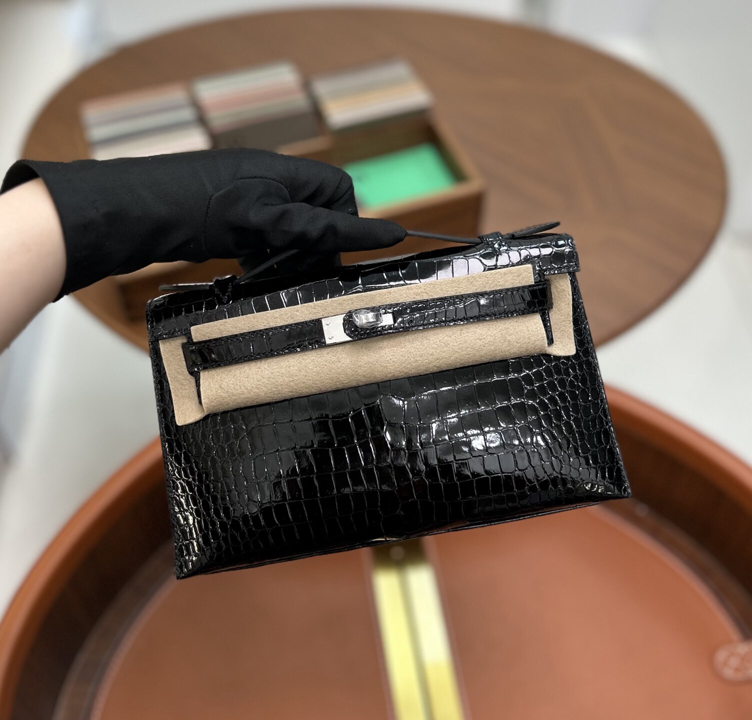 高级定制倒V湾鳄hcp亮面黑色银扣KL22一代手缝蜡线凯莉原厂手拿包