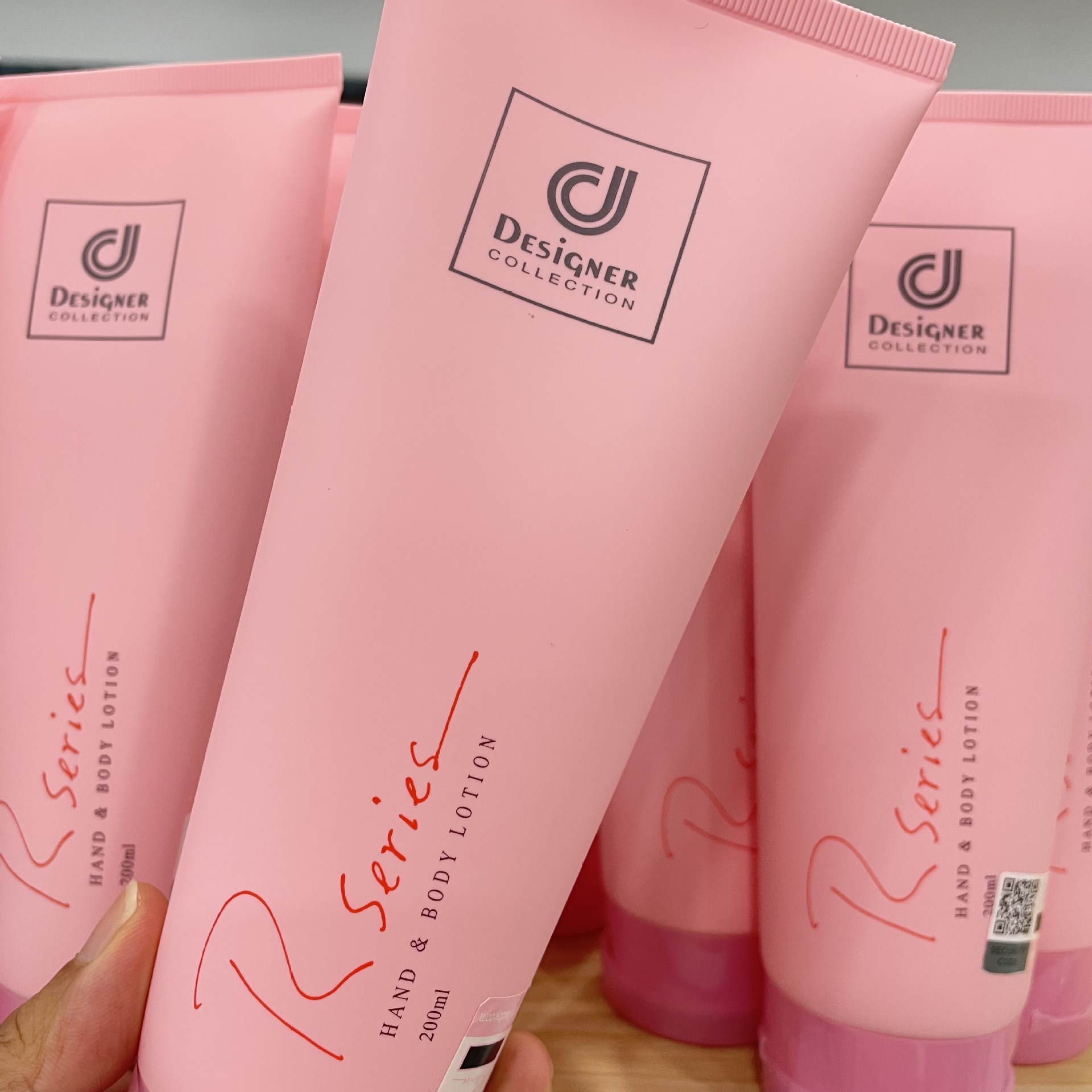 粉色的身体乳会有色素吗(粉色的身体乳会有色素吗女生) 粉色的身体乳会有色素吗(粉色的身体乳会有色素吗女生)