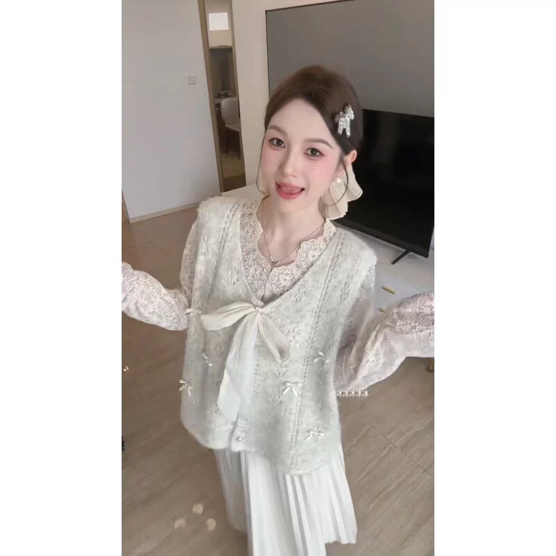 法式温柔风三件套女2026春秋蝴蝶结马甲上衣蕾丝打底衫百褶半身裙