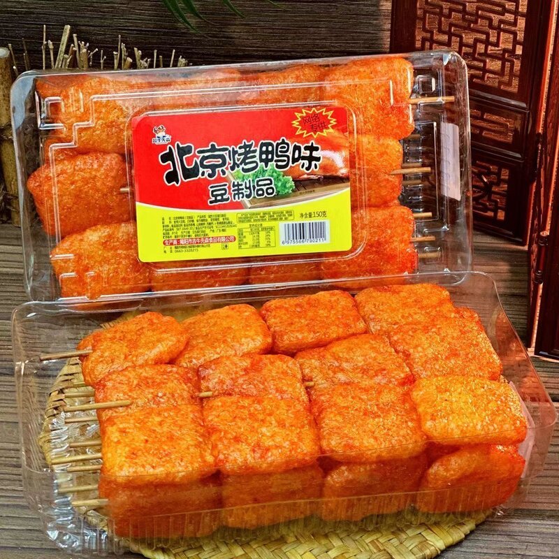 北京烤鸭辣片爆汁有嚼劲松软辣片童年回忆怀旧零食辣串辣条