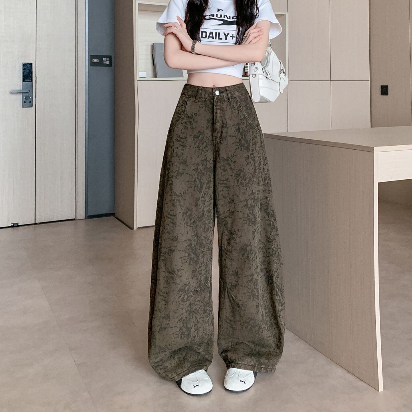 2026年女装夏季复古扎染水洗牛仔裤女新款高腰显瘦弯刀阔腿裤长裤