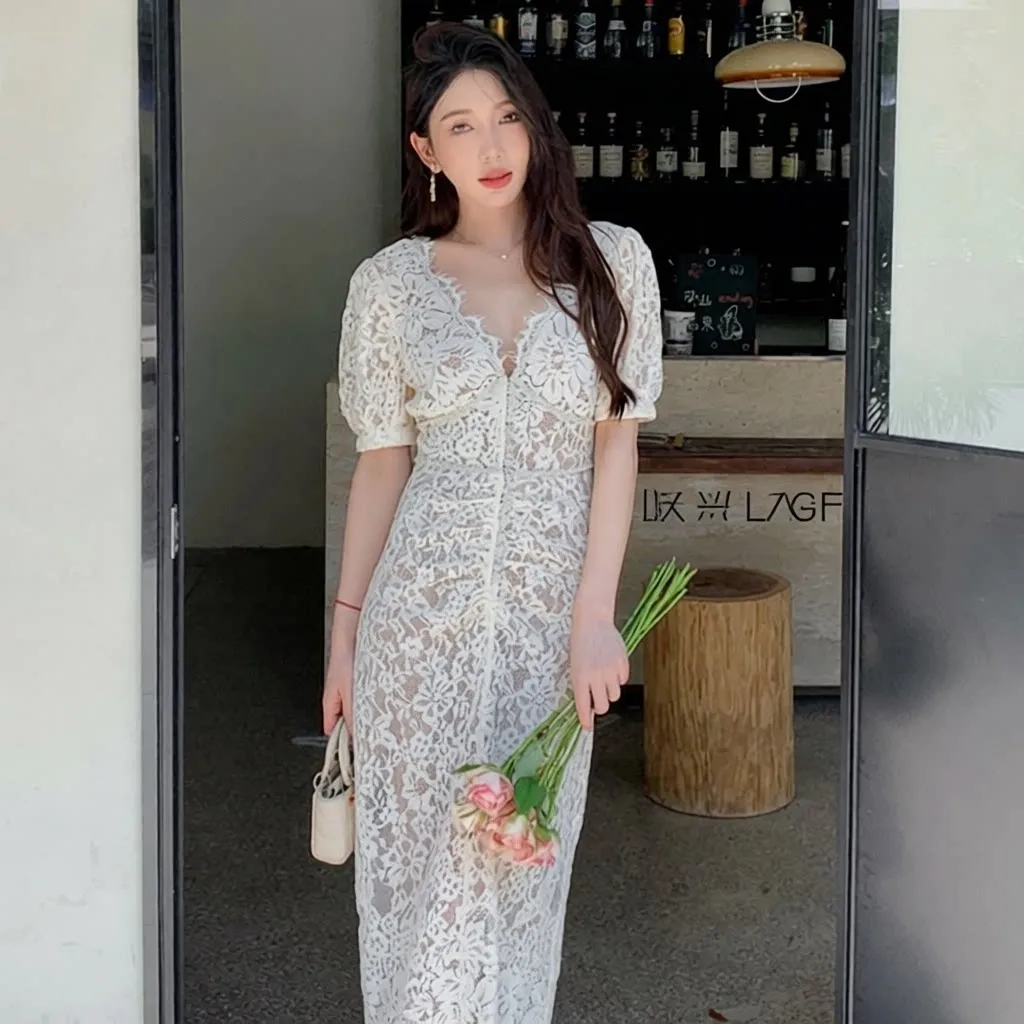 网红博主同款经典睫毛蕾丝象牙白v领钻饰中长裙气质礼服连衣裙子