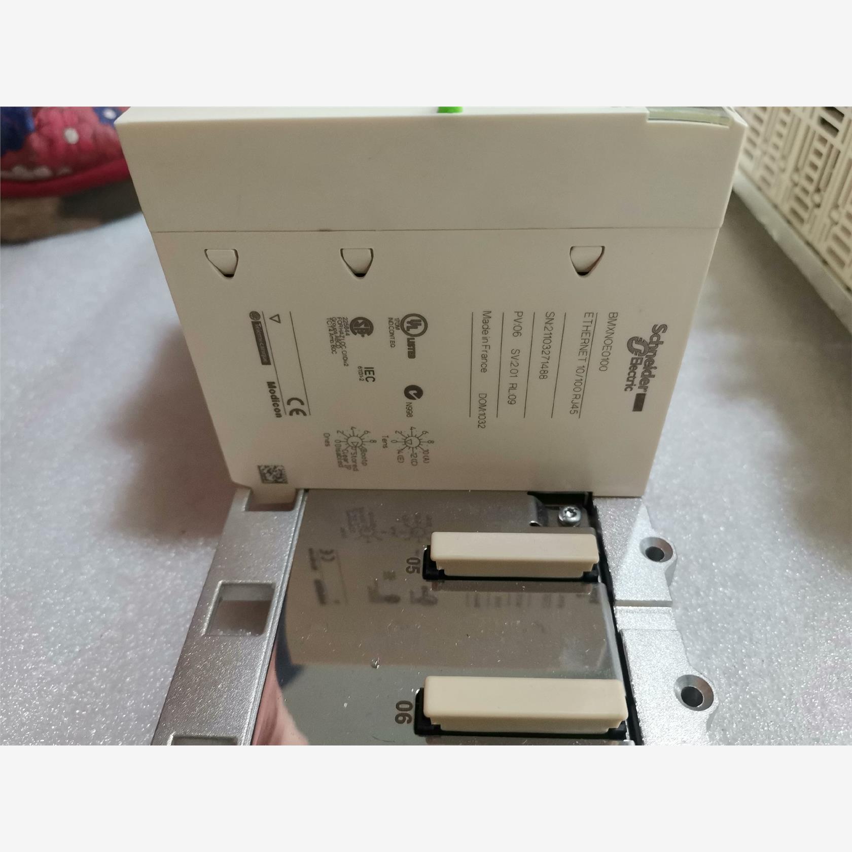 议价商品~拆机九新施耐德