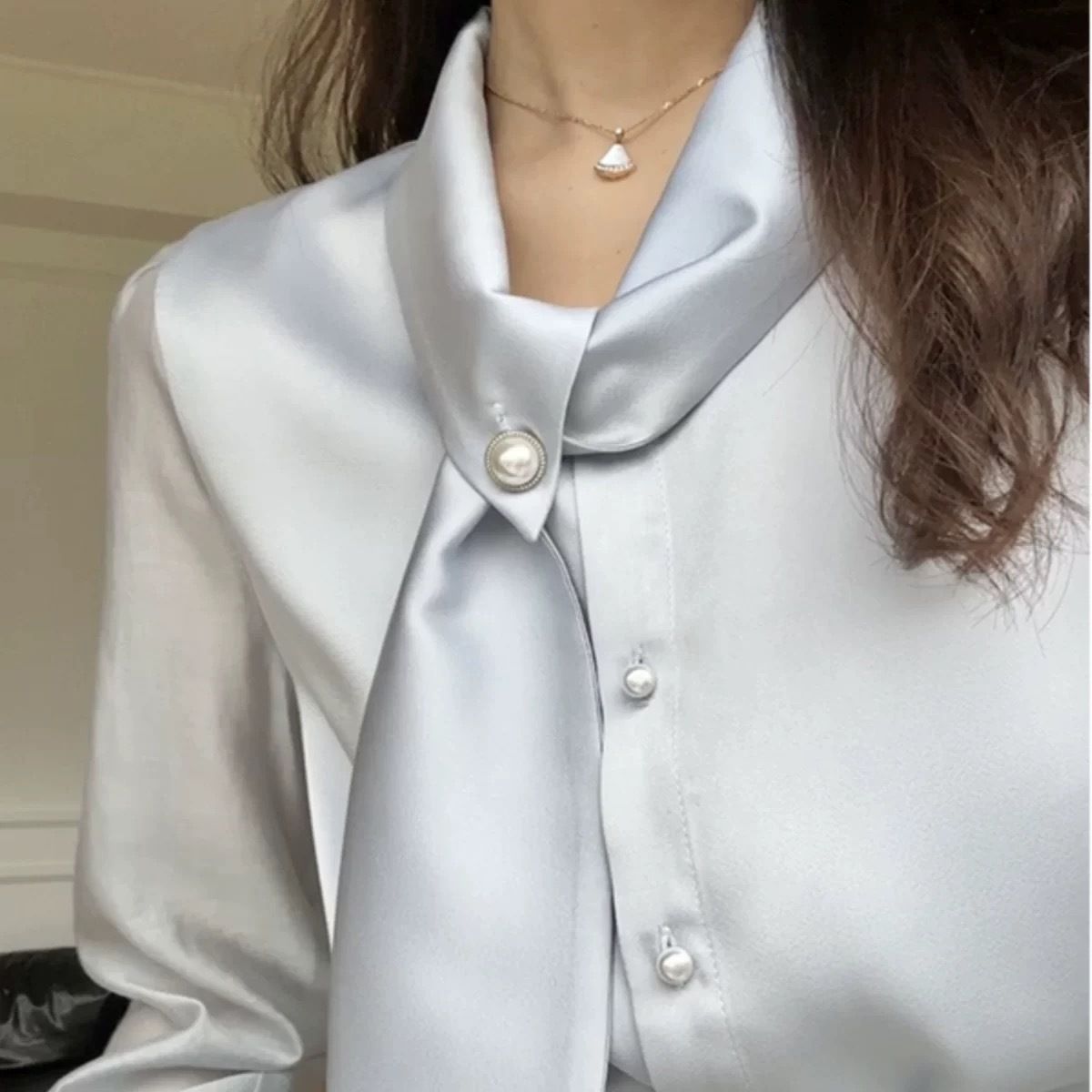 高级感时尚飘带衬衫半身