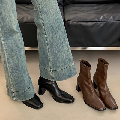 7cm粗跟短靴女2025年早秋新款美拉德方头小众高跟棕色短筒骑士靴