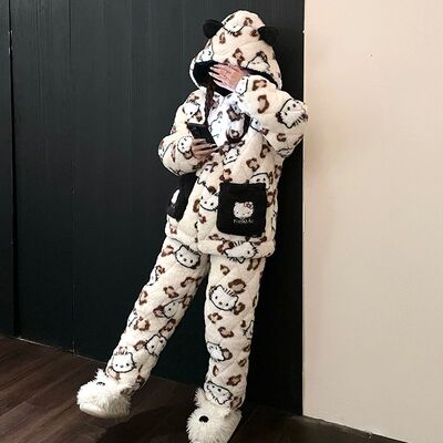 卡通睡衣女冬季珊瑚绒连帽家居服