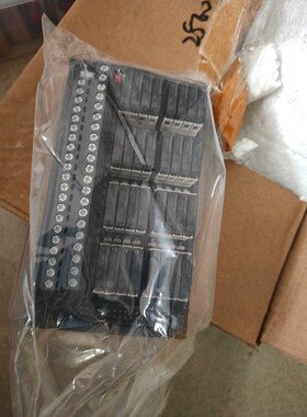 胜蓝Y449 32位继电器 原装.230一个 议价
