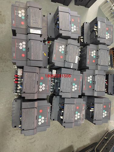 三菱变频器FR-CS84-050-60,,成色漂亮,